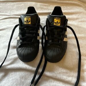 Adidas classics men’s size 6.5 sneakers